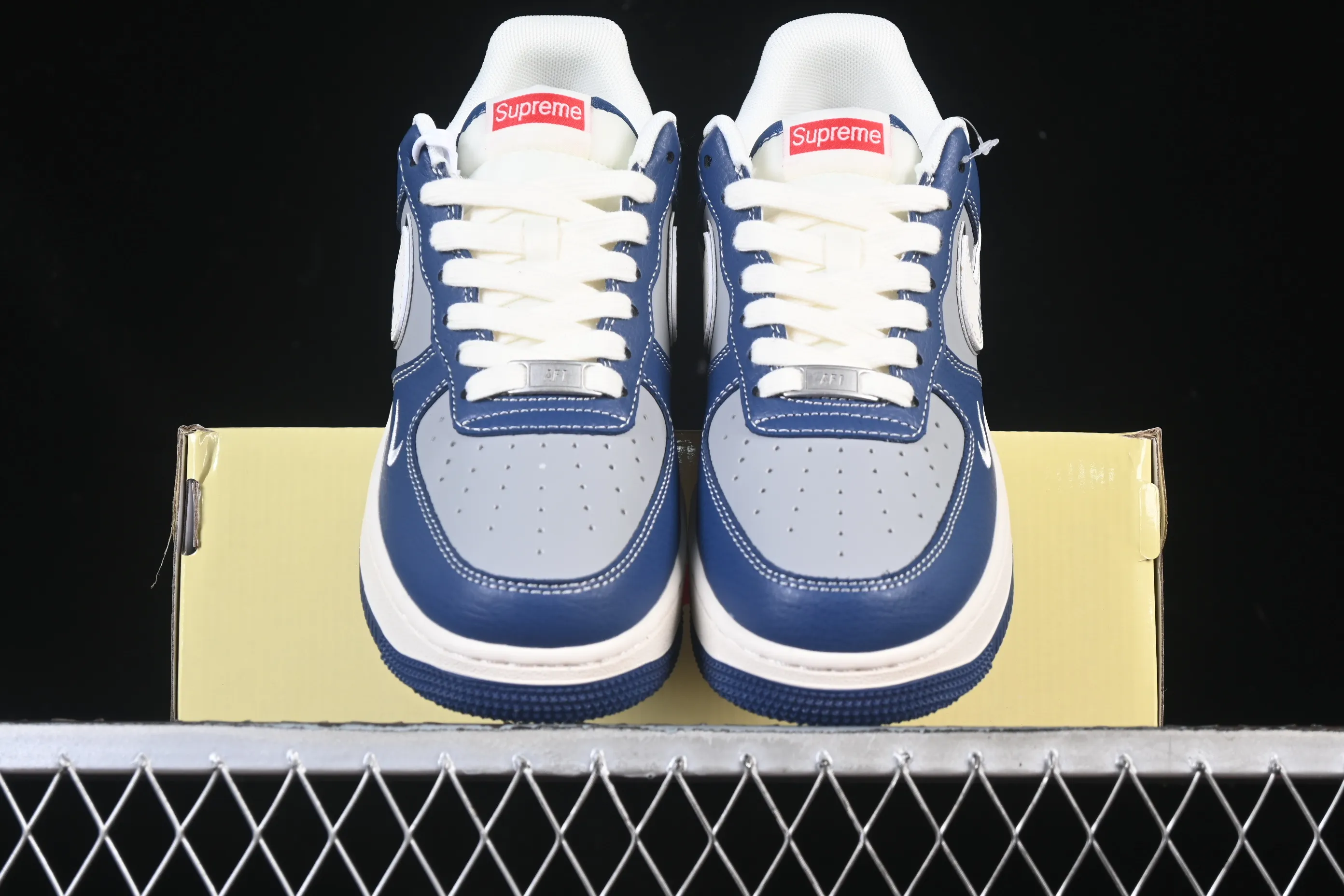 All categories Nk Air Force 1 Air Force series Nk Air Force 1 Low Air Force low top Nike Air Force 1'07 Low Superme joint white blue gray red Air Force 1 low top casual sneakers XD2588-602
